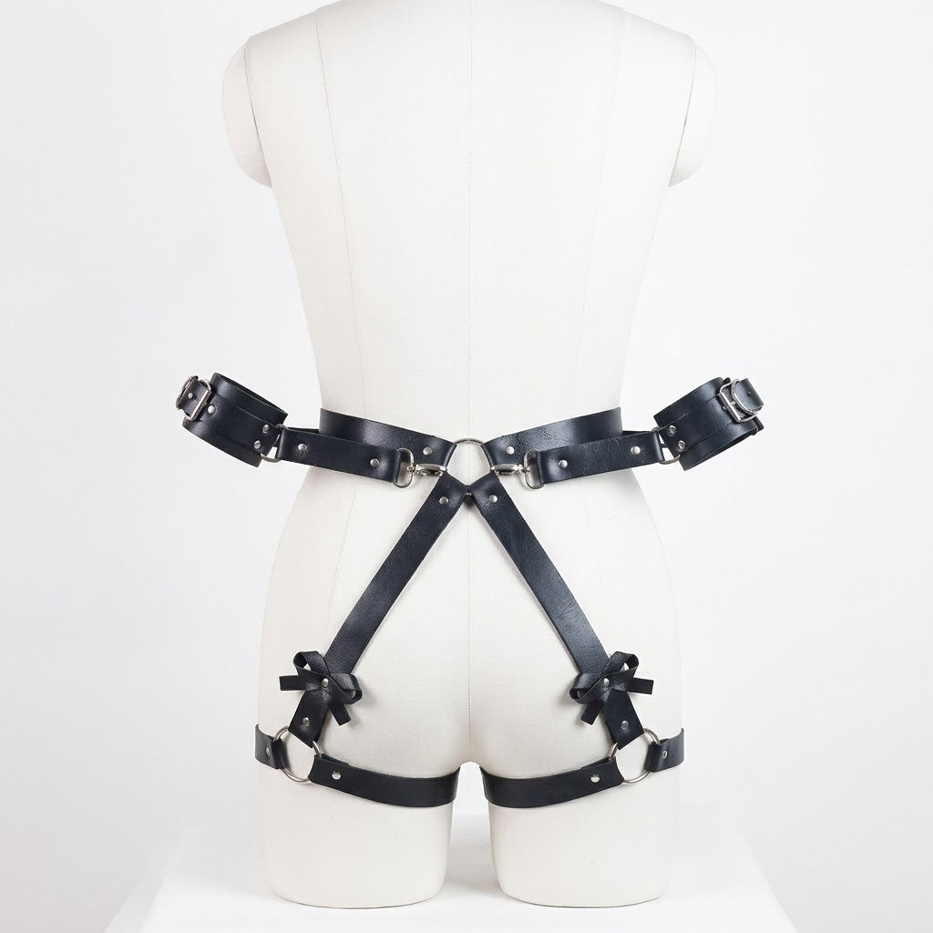 Harness Bondage con Polsini e Cosciali